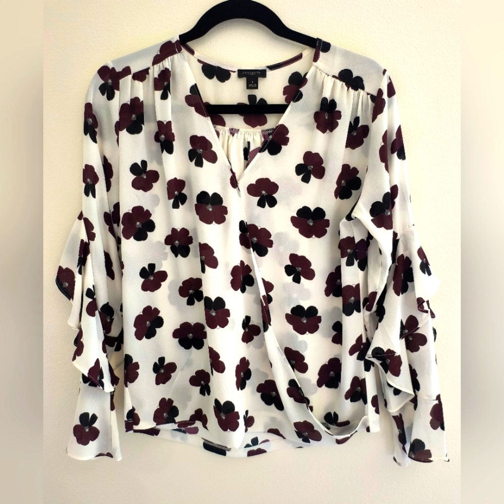 Ann Taylor Women's Floral V Neck Ruffle Sleeves Blouse Work Formal